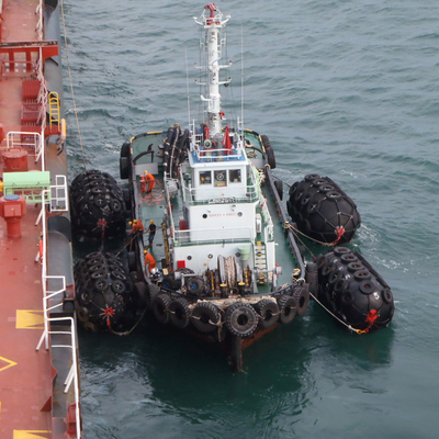 Black Yokohama Type Fender 80kPa 3.3*6.5M Untuk Operasi STS Mooring