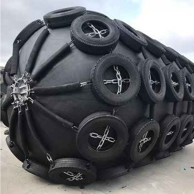 50kPa 4.5M Yokohama Rubber Fender Dengan Jaring Ban Perlindungan Tugas Berat
