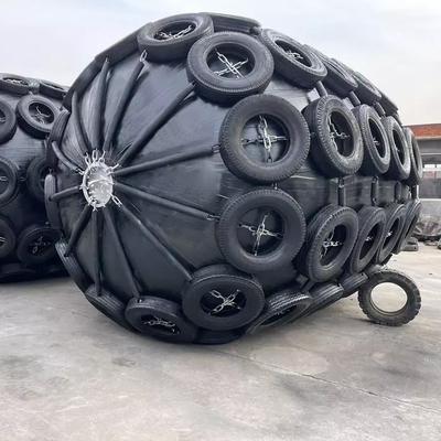Black Yokohama Type Fender 80kPa 3.3*6.5M Untuk Operasi STS Mooring