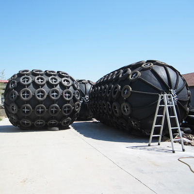 ISO17357 Pneumatic Rubber Fender Permukaan Halus 50kPa Keamanan Laut