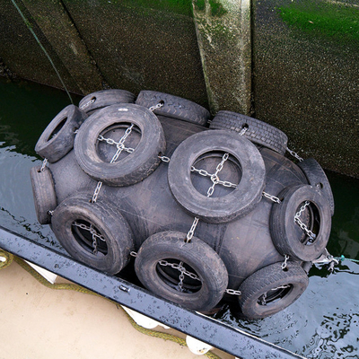 2.0 * 3.5M Floating Pneumatic Rubber Fender 50kPa 80kPa Untuk Docking Kapal