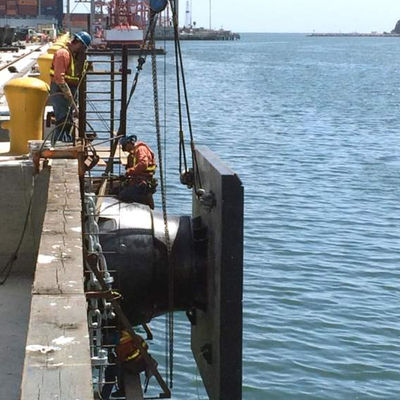 Nitrile Rubber Port Berthing Fender Sertifikat ABS untuk Perlindungan