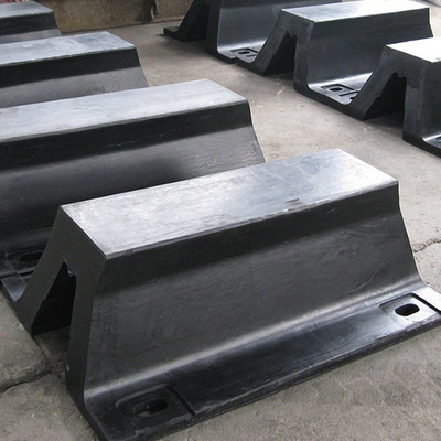 PIANC2002 V Type Rubber Dock Fender Tugas Berat Tahan Air Mata