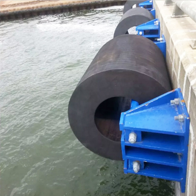 Bumper Karet Silinder Tugas Berat Untuk Perahu Bersertifikat PIANC2002