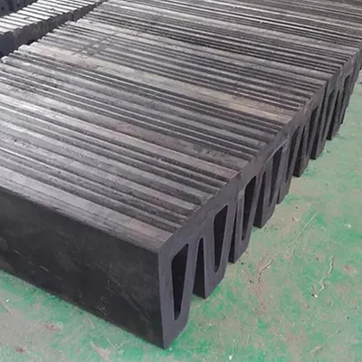 PIANC2002 Bersertifikat Tug Boat Bumper Karet Alam Moulding Ketahanan Air Mata