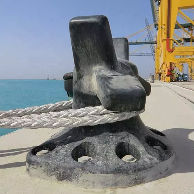 Tugas Berat Mooring Cast Iron Bollard 100 Ton Untuk Berthing Kapal Dok Kapal
