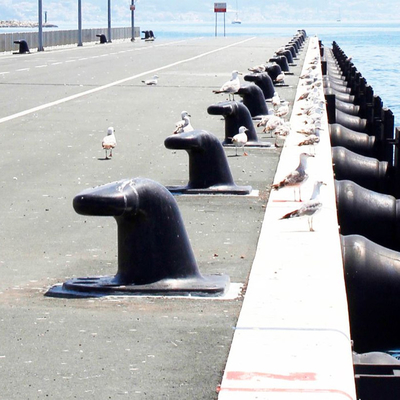 PIANC Standard Mooring Bollards Cast Steel 30 Ton Untuk Dock Boat