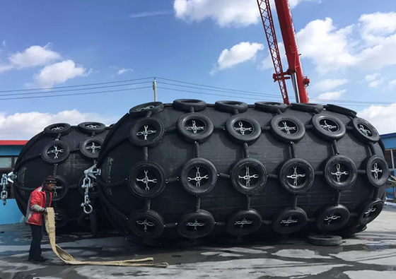 Submarine Pneumatic Fender Yokohama Tipe Anti Tabrakan Disesuaikan