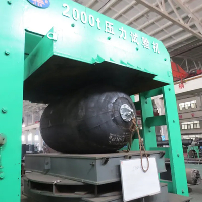 Kapal Ke Kapal Moulding Fender Pneumatic Boat Dock Mengambang Dengan Ban Pesawat