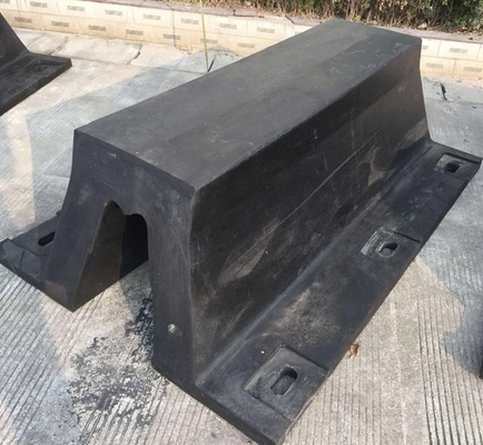 Fender Lengkungan Ringan Tahan Lama Karet Alam Warna Hitam Untuk Kapal Laut
