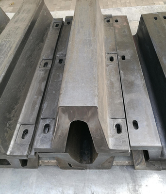 Marine V Type Fender Rubber Panjang Disesuaikan Untuk Perlindungan Kapal Dan Kapal