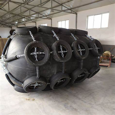 Kapal Laut 50kPa Pneumatic Fender Karet Dengan Ban Dan Rantai Melindungi Kapal Pelabuhan