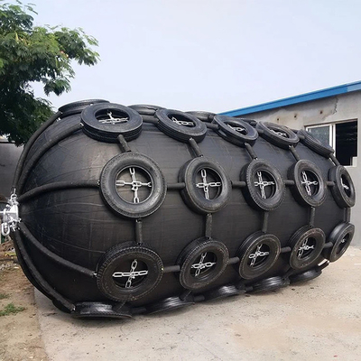 Kapal Laut 50kPa Pneumatic Fender Karet Dengan Ban Dan Rantai Melindungi Kapal Pelabuhan