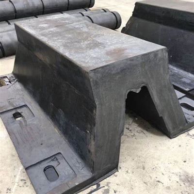 Struktur Laut Perlindungan Kawat Karet Fenders Bentuk V Bumper Dock