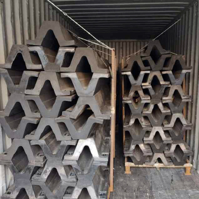 Fender Pelabuhan Karet Cetak Warna Hitam Kemampuan Membenturkan Tinggi