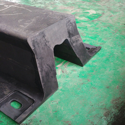 Arch Rubber 1000mm Tinggi Fenders Laut Profil Bentuk V Untuk Perlindungan Perahu