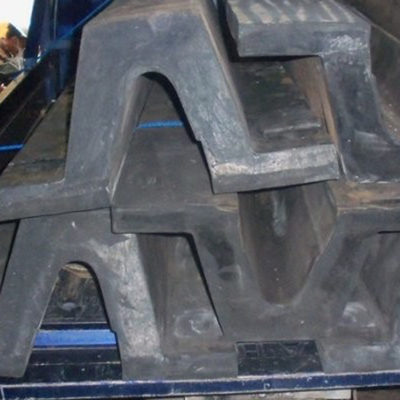 1000mm Panjang Fender Tipe V Perlindungan Docking Superior Dan Stabilitas Kapal