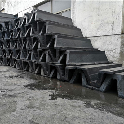 Flexible Marine Arch Rubber Fender V Fenders Arch Rubber Fender Elongasi tinggi