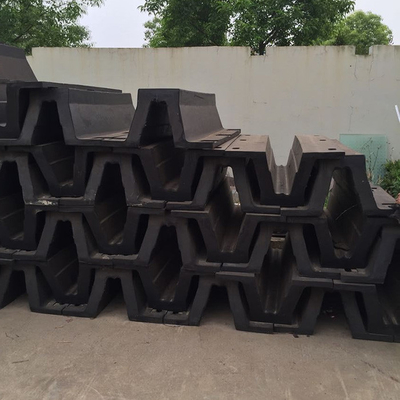 Flexible Marine Arch Rubber Fender V Fenders Arch Rubber Fender Elongasi tinggi