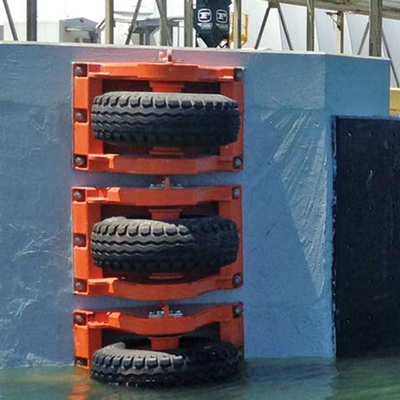 Bantalan Rol Karet Fender Kapal Tunda Laut Galangan Kapal Dock Port Edge Fender