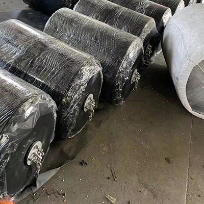 2x4m Floating Foam Fender Dengan Chain Net 70kg/M3 Density 19mm Polyurea Ketebalan