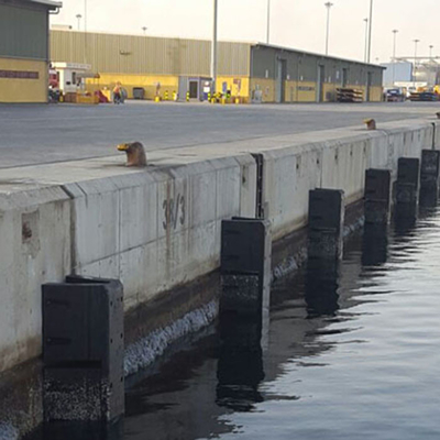 Fender karet lengkungan yang disesuaikan untuk terminal pelabuhan, langsung disediakan oleh produsen