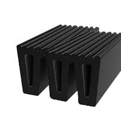 Black Shock Tug Boat Fenders Marine Fenders Peralatan Pelabuhan Untuk Perlindungan Pelabuhan
