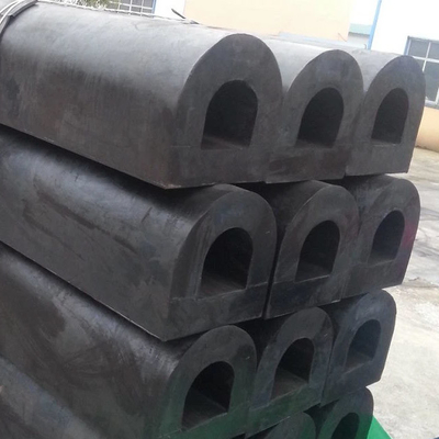 Fender karet dermaga ketahanan dampak tinggi Fender tipe D untuk terminal kargo