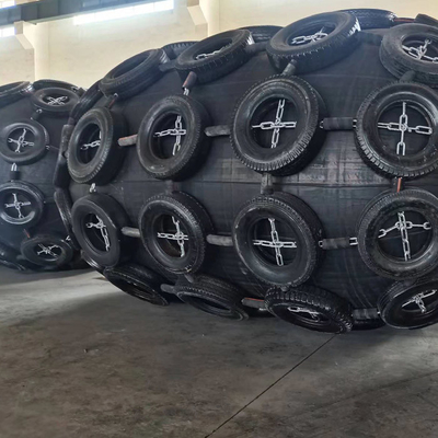 Efisiensi penyerapan kejut Pneumatic Fender Karet Elastisitas tinggi Properti Mudah Dibersihkan