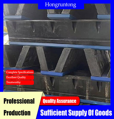 UV Resistant Dock Rubber Fender Absorpsi Energi Tinggi Kekuatan Reaksi Rendah