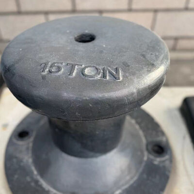 Beban Siklus Tinggi Ketahanan Beban Angin Tinggi Perlindungan Korosi Laut Tingkat Lanjut Mooring Bollard untuk Aplikasi Kelautan dan Dermaga
