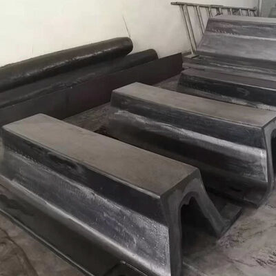 Fender karet lengkungan untuk perlindungan lambung kapal laut dengan ketahanan cuaca ekstrem dan efisiensi rebound yang tinggi